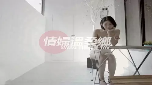 New leaked domestic drama A-film with a coquettish voice, white and beautiful legs, an empty mistress in a gentle place, finally waiting for her lover to show up, check in, passionate sex, and lewd dialogue