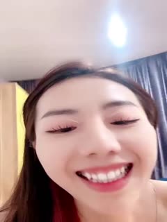 [Top goddess with beautiful legs and face] Sexy hip skirt [Part 2] Kneeling down to suck deep throat big cock, holding cock and riding, sprinting and fucking in the right position, no condom creampie