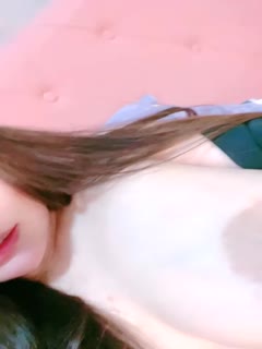 The goddess of beauty shoots live broadcast with a handheld camera from the first perspective, close-up of pink big tits, beautiful abalone, rubbing clitoris with hands, and opening the hole is very pink and tender Episode 07