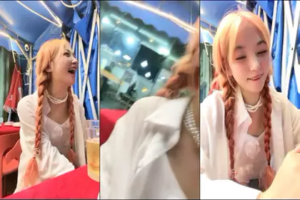 The best little loli, exposed outdoors! Thrilling and exciting! [Qiao Bao, hurry up and spray] The bold one eats hot pot in a hot pot restaurant, then goes outside to pee, completely naked in the bathroom