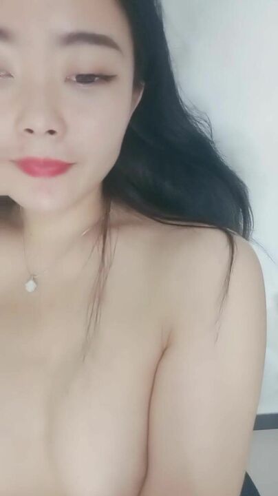 ShowRen.com busty young model Wang Xinyao shows her face and labia in a see-through outfit, naked and seductive, super sexy, beautiful body in a see-through outfit