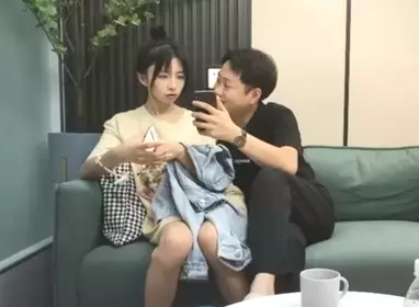 New anchor [Qiao Tutu] Young people open a hotel room to perform fancy fucking, super tempting screams, ecstasy and lewd! Can't stop fucking!