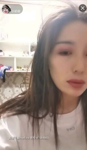Four girls and two boys with high looks, sexy girls lick each other's sexy buttocks and ride on top, very tempting, don't miss it if you like it