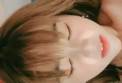 Newcomer Duck Brother made an appointment with a young woman in the hotel and secretly filmed her sex. It was quite good and lasted for more than an hour.