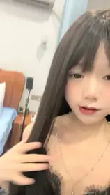 A very interesting 19-year-old little Lolita, [Take a bite of little pudding], from the high-speed rail toilet, to the hot pot restaurant, SPA shop, hotel, everywhere to expose the challenge