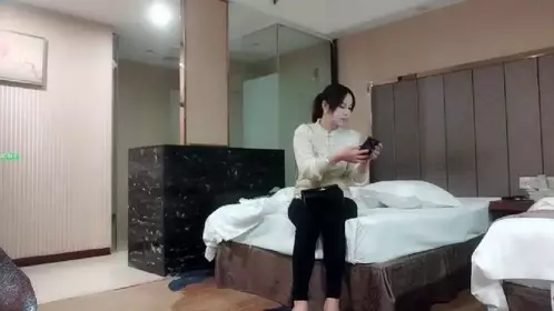 [Black and White Double Detective] A charming slut gives titjobs and licks dicks, providing thoughtful service. She lifts her legs and fucks a big ass. She rides on top and fucks passionately, screaming.