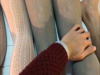 Yoga teacher meets a super white tiger female student in class and takes the opportunity to guide her to play with her pussy and cum