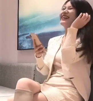 Long-legged hottie real street pick-up facial