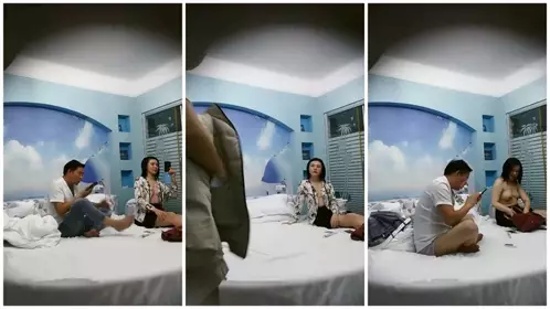 Secretly filmed a big titted and charming young lady who came to the door of the Internet. She has a high-value big tit and shouts 