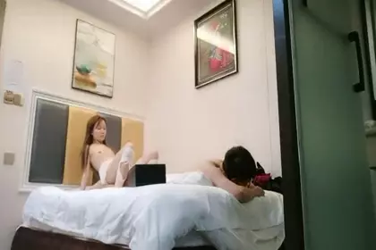 After the massage, I went back to the hotel and called a long-legged young woman. She squatted in a hip skirt and high heels and gave me a deep throat blowjob. She lifted her legs and fucked me hard.