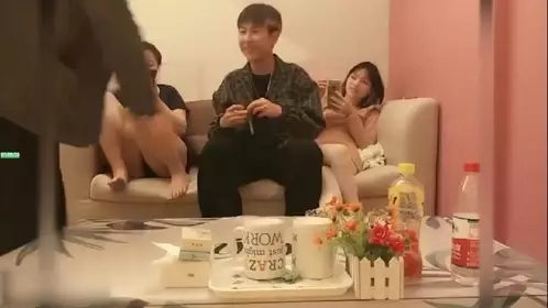 Two women and one man, young women, outdoor sex, roadside blowjob, after a while, someone came back to the car, finger fingering, close-up, leaving a lot of water