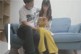 Exquisite high-value glasses girl, uniform temptation, no need to take off the underwear, just open it and buckle it directly, so much water