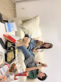 New good family, the little sister is pretty, full of wine and food, forced to push down, forced to make love with