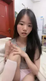 Long-legged college student was fucked ~ [Xixi] Underwear pull over head ~ props crazy insertion ~ cool, the little sister has been unlocked all the postures (1)