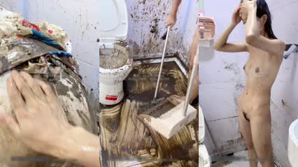 Lolita was trained by her master's oral taste after school. The beautiful little sister had white silk, exquisite feet and long legs. The props Ziwei was flooded with lewd water