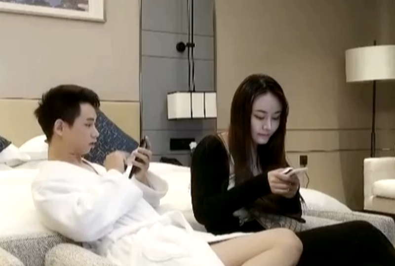 [Wenxuan Tanhua] Make an appointment with a beautiful and long-legged lady in the hotel!