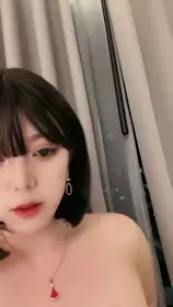 Sexy and charming short-haired girl! Hotel sex buddy passionate fuck! Grab the dick and lick the mouth very well, ride in the riding position and insert into the pussy, the pile driver fucks hard and flows white juice