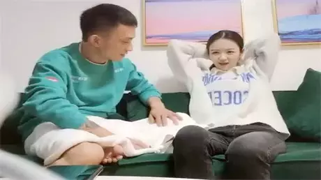 Amateur jungler Lao Piao made an appointment with a good-looking girl to have sex on the sofa, close-up...