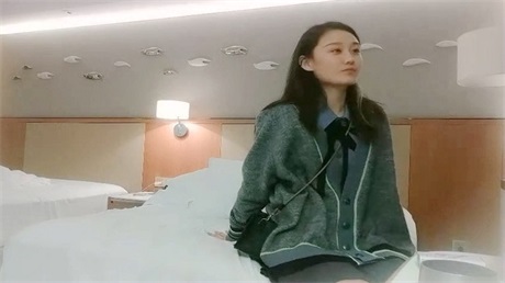 (Second scene) Every night, stewardesses, models, and school beauties are selected, 3600 high-priced top-notch...
