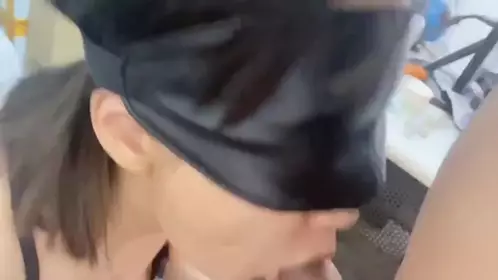 Mature woman wife eats cock and fucks my throat to smoke deep throat plugs mouth finger asshole sticks up big ass to be unprotected output creampie