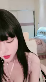 The best babes online celebrity goddess! The paid room is large-scale! Black stockings and long legs, spread open the pussy and finger the pussy, the beauty likes to play with herself, the fake penis is inserted into the panting and moaning