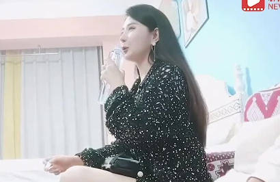 3000 about 97 year old female anchor - Xiaoyu