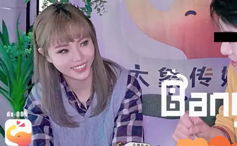 Elephant Media: Street Chatting Up Female College Students - Bad Bad
