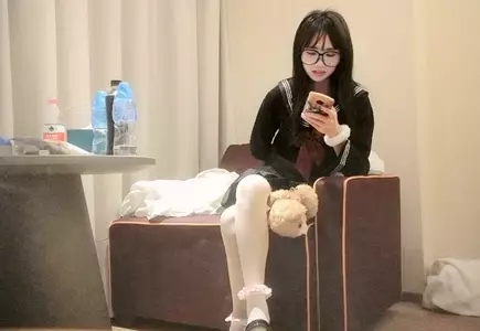 Pure 00s little Lolita, pink tender body violently destroyed, white towel war god Lao Jin...