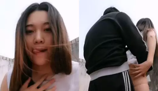 Couple selfie leaked! Local female college student only loves to have sex on the balcony