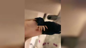 The best beauty! Newcomer just entered the sea! The paid room shows everyone, 170CM black silk legs, fake cock stabbing the pussy, the sister is having fun Episode 03