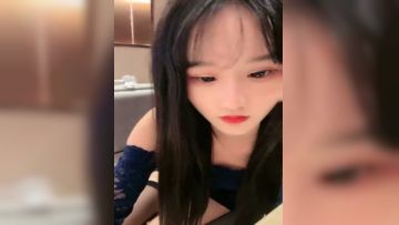 The best beauty! Newcomer just entered the sea! The paid room shows everyone, 170CM black silk legs, fake cock thrust into the pussy, the sister is having fun Episode 02