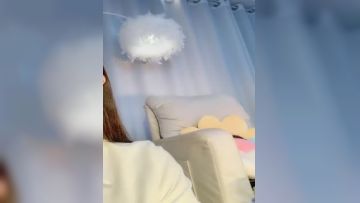 The best goddess model went to the sea to show live, with a perfect body, playing with nipples, sitting and inserting props to ravage the pussy, moaning and groaning, it's so exciting to watch, don't miss the wonderful episode 03
