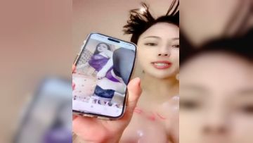 The best queen sister black silk high heels sexy lingerie full face show temptation live broadcast, interact with wolf friends to tease and listen to the command, the whole body essential oil rub milk play, hairless white tiger masturbation episode 06