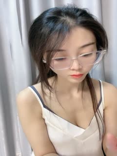 Super sexy ~ Super beautiful ~ [Model Yi Yi] tight jeans, long legs and high heels.