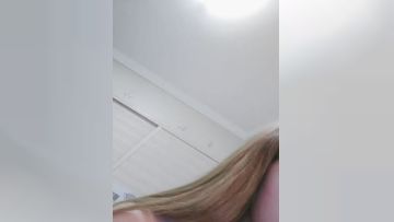 The young girl's pink body moans seductively, her hairless shaved pussy is sexy and tempting, a close-up of her anal plug and pussy is dripping with juice, don't miss the wonderful scene of moaning and cumming Episode 02