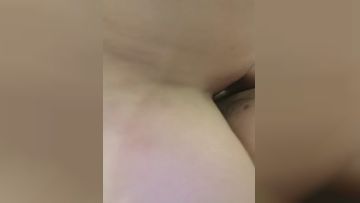 The girl who wants to be fucked shows her face and looks sexy in front of the camera. She interacts with the wolf friends and listens to the instructions. She licks the big brother's cock gently and looks really sexy. Passionate top and violent grass insertion Episode 07