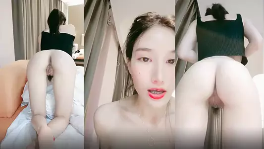[Pure buttocks] The beautiful pussy girl is tempting alone today, not wearing underwear, raising her buttocks and exposing her pussy, kneading her tits with a lewd expression, standing and spreading her buttocks in front of the camera 1