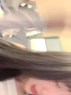 The props are inserted into the pussy and the lewd water is flowing, which is very beautiful