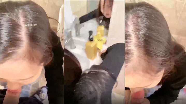Real incest, I took advantage of my mother's bathroom to arouse her sexual desire and fucked her