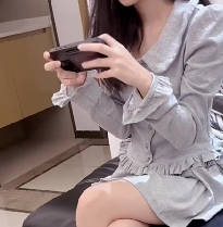 Cape Community・I couldn't help but assault my sister while she was playing games