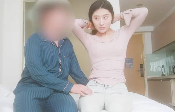Madou Media Films・Long-legged sister with butterfly pussy・Hard shell flower