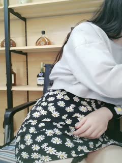 Fat ass and long legs, the best queen ~ masturbation show, close-up of butterfly pink hole