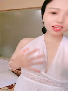 temperament super dimple beauty! Sexy white skirt! Laugh sweet, pee on the toilet
