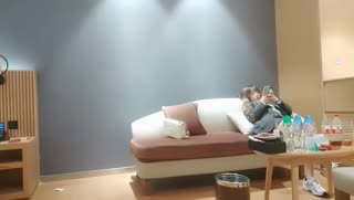 Mr. Shen, the master of prostitution, takes you to find an outsider. At the same time, two girls come to leave a pure and tender girl, touch the pussy, lick the dick, deep throat, plug the mouth, ride from behind, and fuck it very happily in the bathtub