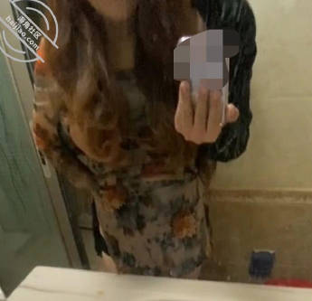 Haijiao community took the initiative to wear cheongsam while my wife was not at home and my sister-in-law seduced me to fuck her coquettish cave.