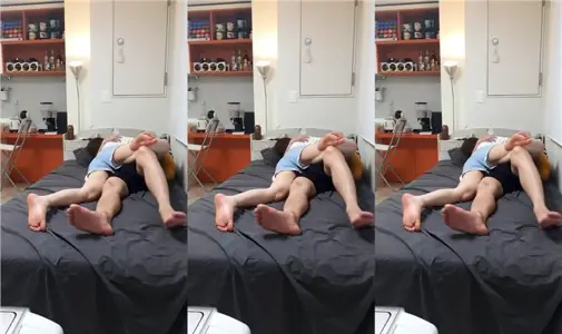 Mr. Jin, a prostitute, accosted his sister Zhao Ximin in drunken long-legged shorts in the lobby of his apartment.