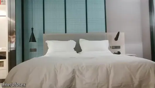 [#91 Mr. Shen] Sexy beautiful leg quality beauty, close-up close-up licking cock oral sex after taking a bath, upper riding fierce exercise shaking big tits