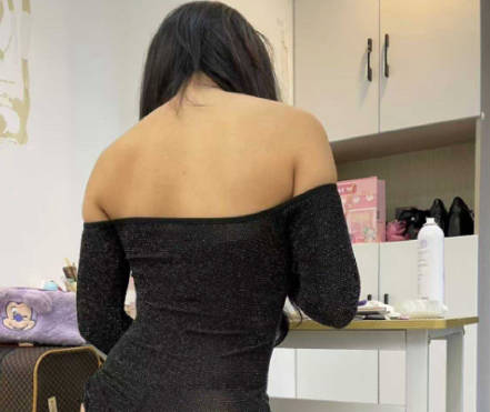 Pro-second sister Kiki is going to make up and go to the bar to have a date.