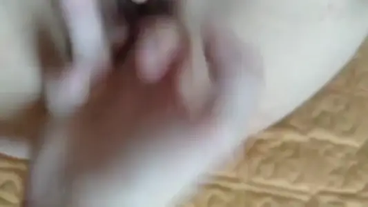 The young woman of the good family loves to take selfies at home, eat chicken, and force the coquettish cave to lick wildly. She is forced to shoot internally by a coquettish white pulp.