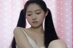 The original little sister live broadcast platform is pure and beautiful. The little younger sister wants her father to hold the live broadcast show_slim.